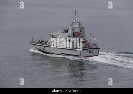 Das Schnelltrainingsboot der Royal Navy P2000 Archer Klasse HMS (P165) ist im Einsatz Stockfoto