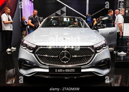 Mercedes-Benz E 400 e 4MATIC AMG Line auf der IAA Mobility 2023 in München, Deutschland - 4. September 2023. Stockfoto