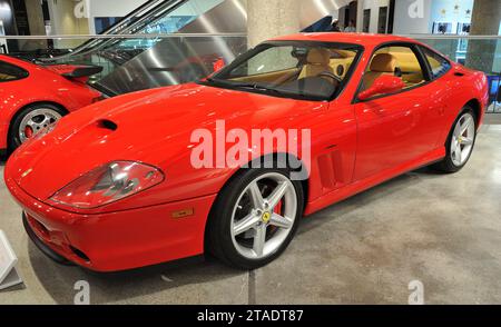 2002 Ferrari 575M Maranello, geschätzter Auktionswert von 350.000-400.000, ausgestellt am 30. November 2023 bei Sotheby's in New York, NY. (Foto: Stephen Smith/SIPA USA) Stockfoto