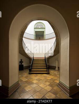 Eintritt zur Rotunde und Treppe des Old State Capitol an der 300 W Broadway Street in Frankfort, Kentucky Stockfoto