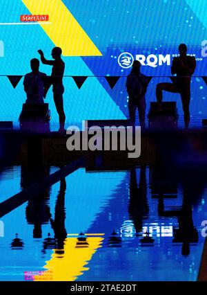 ROTTERDAM - Schwimmer treffen sich am ersten Tag der Rotterdam Qualifikation im Rotterdam Swimming Center. ANP IRIS VAN DEN BROEK Stockfoto