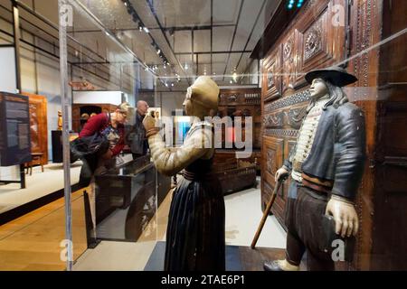 Frankreich, Finistere, Quimper, bretonisches Departamenmuseum im alten Bischofspalast, bretonische Möbel Stockfoto