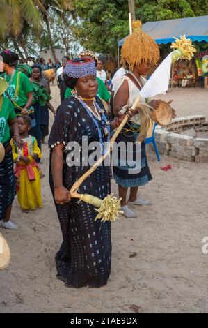 Senegal, Casamance, Cap Kirring, Zeremonie vor dem traditionellen Ringen der Diola-ethnischen Gruppe, Stockfoto