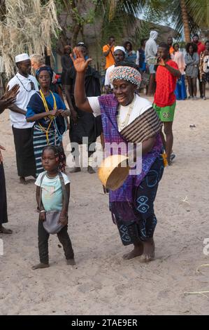 Senegal, Casamance, Cap Kirring, Zeremonie vor dem traditionellen Ringen der Diola-ethnischen Gruppe, Stockfoto