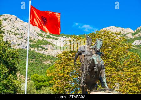 Albanien, Provinz Durres, Kruje, Reiterstatue von George Kastrioti genannt Skanderbeg (1405–1468), eine der großen Figuren des albanischen Widerstands gegen die Osmanen Stockfoto