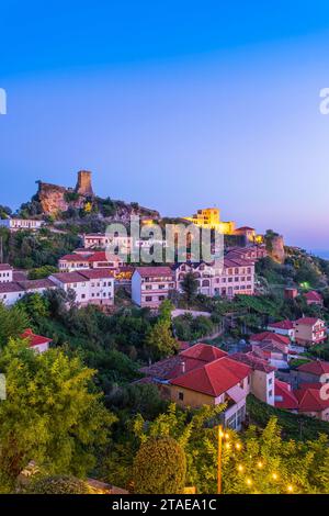 Albanien, Provinz Durres, Kruje, die alte mittelalterliche Stadt, die von der Burg aus dem 5. Jahrhundert dominiert wird Stockfoto