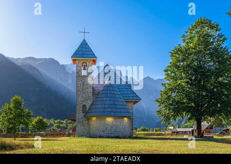 Albanien, Provinz Shkoder, Theth Nationalpark im Herzen der albanischen Alpen, Theth, katholische Kirche, erbaut 1892 und restauriert 2006 Stockfoto