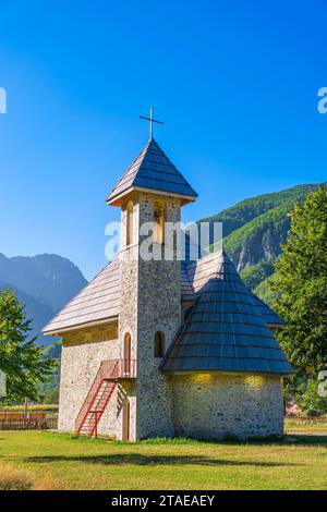 Albanien, Provinz Shkoder, Theth Nationalpark im Herzen der albanischen Alpen, Theth, katholische Kirche, erbaut 1892 und restauriert 2006 Stockfoto