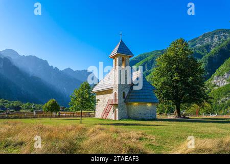 Albanien, Provinz Shkoder, Theth Nationalpark im Herzen der albanischen Alpen, Theth, katholische Kirche, erbaut 1892 und restauriert 2006 Stockfoto