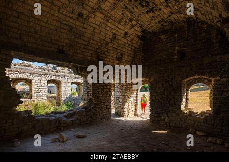 Albanien, Berat, historisches Zentrum, das zum UNESCO-Weltkulturerbe gehört, die Zitadelle, die teilweise im 13. Jahrhundert erbaut wurde Stockfoto