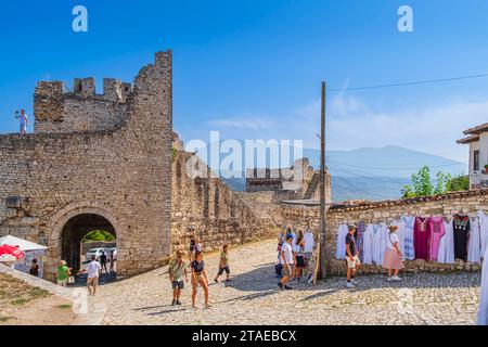 Albanien, Berat, historisches Zentrum, das zum UNESCO-Weltkulturerbe gehört, die Zitadelle, die teilweise im 13. Jahrhundert erbaut wurde Stockfoto