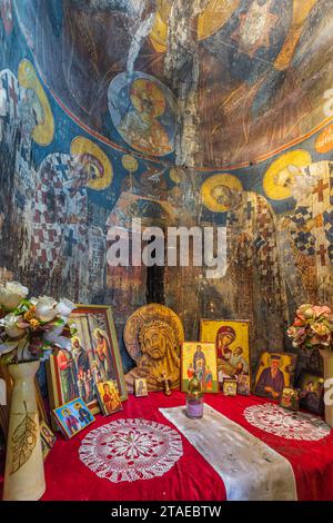 Albanien, Umgebung von Korce, Mborje, orthodoxe Kirche der Auferstehung Christi, gegründet im 9. Jahrhundert, eine der ältesten Kirchen auf dem Balkan, Fresken aus dem 14. Jahrhundert Stockfoto