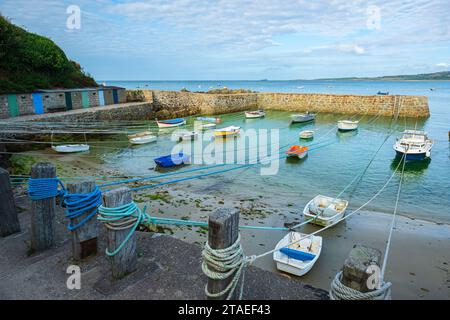 Frankreich, Manche, Cotentin, Gemeinde La Hague, Saint Germain des Vaux, Port Racine ist der kleinste Hafen Frankreichs Stockfoto