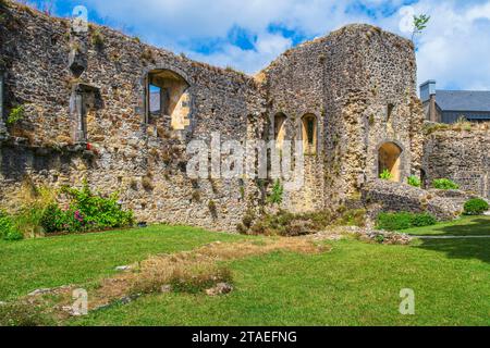 Frankreich, Manche, Cotentin, Bricquebec, Überreste der mittelalterlichen Burg, des Innenhof und der befestigten Anlage Stockfoto