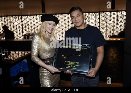 Montevrain, Frankreich. November 2023. Sonia Gleis und Anthony La, Eigentümer des Restaurants Le SYA, nehmen an der Preisverleihung der Fourchette d'Or Teil Stockfoto