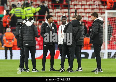 LASK-Spieler kommen vor dem UEFA Europa League-Spiel Liverpool gegen LASK in Anfield, Liverpool, Vereinigtes Königreich. November 2023 30. (Foto: Mark Cosgrove/News Images) Credit: News Images LTD/Alamy Live News Stockfoto