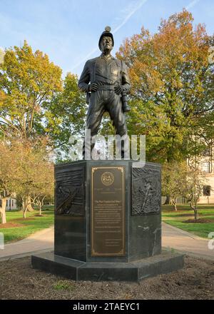 Die Coal Miner Statue vor dem West Virginia State Capitol am 1900 Kanawha Blvd E in Charleston, West Virginia Stockfoto