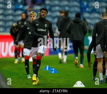 30. November 2023; Ibrox Stadium, Glasgow, Schottland: Europa League, Group Stage Football, Rangers gegen Aris Limassol; Jose Cifuentes von Rangers wärmt sich auf Stockfoto