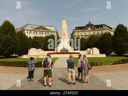 Budapest, Ungarn - 30. August 2018: Menschen in der Nähe des sowjetischen Kriegsdenkmals in Budapest, Ungarn Stockfoto