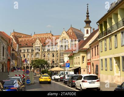 Budapest, Ungarn - 30. August 2018: Autos im Burgviertel in Budapest, Ungarn. Stockfoto
