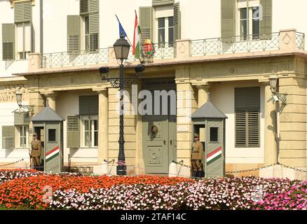 Budapest, Ungarn - 30. August 2018: Der Palast Sándor (Sandor-palota) ist der offizielle Wohnsitz des ungarischen Präsidenten und Sitz des Amtes o Stockfoto