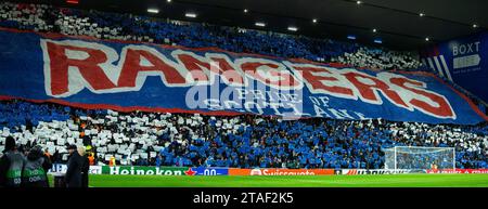 30. November 2023; Ibrox Stadium, Glasgow, Schottland: Europa League, Group Stage Football, Rangers gegen Aris Limassol; Rangers-Fanshow „Rangers Pride of Scotland“ Stockfoto