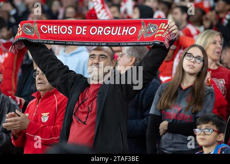 November 2023. Lissabon, Portugal. Benfica-Unterstützer während des Spieltages 5 der Gruppe D für die UEFA Champions League, Benfica vs Inter Mailand Credit: Alexandre de Sousa/Alamy Live News Stockfoto