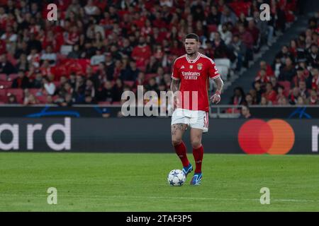 November 2023. Lissabon, Portugal. Benficas Verteidiger aus Brasilien Morato (5) im Spiel am 5. Spieltag der Gruppe D für die UEFA Champions League, Benfica gegen Inter Mailand Credit: Alexandre de Sousa/Alamy Live News Stockfoto