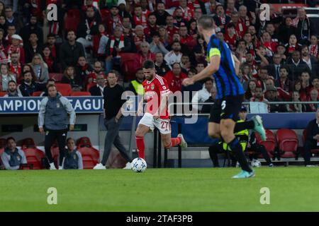 November 2023. Lissabon, Portugal. Benficas Stürmer aus Portugal Rafa Silva (27) im Spiel am 5. Spieltag der Gruppe D für die UEFA Champions League, Benfica gegen Inter Mailand Credit: Alexandre de Sousa/Alamy Live News Stockfoto