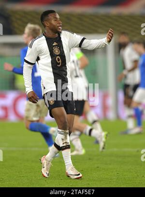 Paderborn, Deutschland. November 2023. firo: 17. November 2023, Fußball, Fußball: DFB-Nationalmannschaft, U21-Nationalspiel Männer, Männer, Europameisterschaft Qualifikation, Europameisterschaft Qualifikation, GER, Deutschland - Estland 4:1 Youssoufa MOUKOKO, DE, Geste Credit: dpa/Alamy Live News Stockfoto