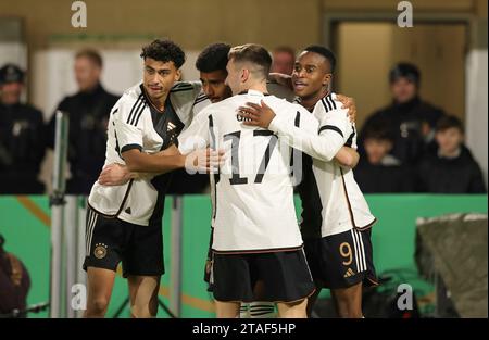 Paderborn, Deutschland. November 2023. firo: 17. November 2023, Fußball, Fußball: DFB-Nationalmannschaft, U21-Nationalspiel Männer, Männer, Europameisterschaft Qualifikation, Europameisterschaft Qualifikation, GER, Deutschland - Estland jubelte 2-0 bei MOUKOKO, GER/dpa/Alamy Live News Stockfoto