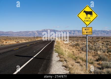 OPEN RANGE Schild am Utah State Highway 30 in Box Elder County. Stockfoto