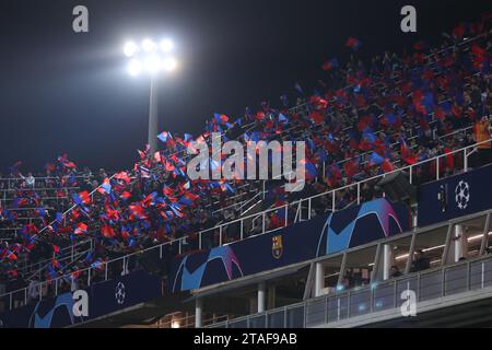 Barcelona, Spanien. November 2023. BARCELONA, SPANIEN - 28. NOVEMBER: Fans beim Spiel der Gruppe H - UEFA Champions League zwischen dem FC Barcelona und dem FC Porto beim Estadi Olimpic Lluis Companys am 28. November 2023 in Barcelona. (Foto von David Ramirez/Dax Images) Credit: DAX Images/Alamy Live News Stockfoto