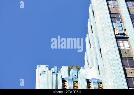 Das ikonische Eastern Columbia Building im Zentrum von LA ist ein wunderschönes Beispiel für Art déco-Architektur. Stockfoto