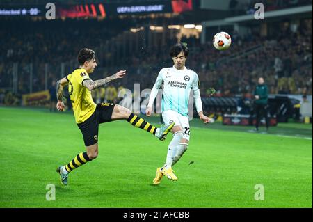 Athen, Griechenland. November 2023 30. 22 Kaoru Mitoma aus Brighton & Hove Albion trat am 30. November 2023 in der OPAP Arena in Athen an. Quelle: Unabhängige Fotoagentur/Alamy Live News Stockfoto