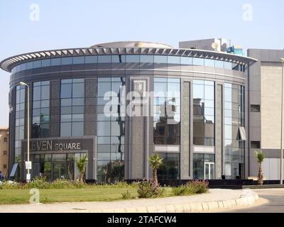 Kairo, Ägypten, 23. September 2022: Leven Square Egypt, ein gemischtes Gebäude mit einer Vielzahl von Geschäfts- und Verwaltungsräumen Stockfoto