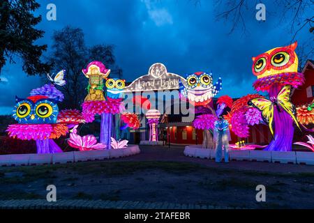 Im Gulliver's World Theme Park in Warrington wurde ein Land of Lights Walkway zur Unterstützung von BBC-Kindern in Not eingerichtet Stockfoto