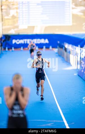Petra Kurikova nahm an Pontevedra an der Triathlon-Weltmeisterschaft 2023 Teil. Stockfoto