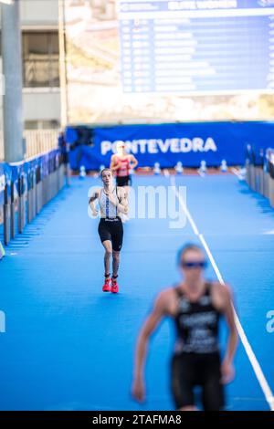 Annika Koch nahm an der Triathlon-Weltmeisterschaft 2023 in Pontevedra Teil. Stockfoto