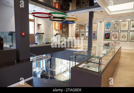 Das Olympische Museum von Sarajevo, das in einem wiederaufgebauten Gebäude aus der österreichisch-ungarischen Ära untergebracht ist Stockfoto