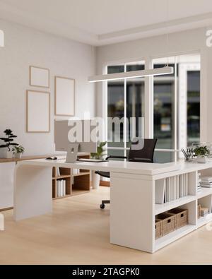 Inneneinrichtung eines modernen, weißen, privaten Bürobereichs mit Computer auf weißem Schreibtisch, unterem Bücherregal, Parkettboden und Einrichtung. 3D-rendering Stockfoto