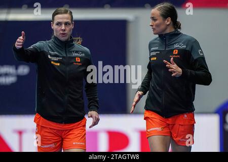 Inger Smits aus den Niederlanden, Yvette Broch aus den Niederlanden während des Vorrunde-Gruppenspiels zwischen den Niederlanden und Argentinien am 30. November 2023 in Fredrikshavn, Dänemark Stockfoto