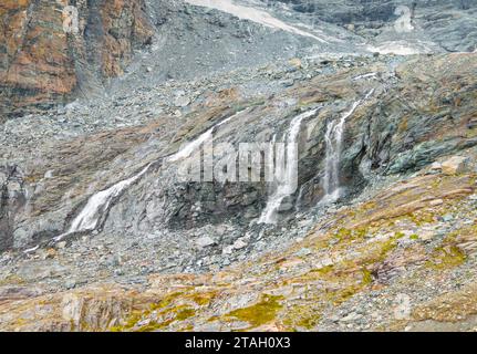 Monte Rosa (Italien) - Ein Blick auf die Berge im Val d'Ayas mit dem Gipfel des Monte Rosa der Alpen, alpinistische Pfade zum Rifugio Mezzalama und Guide di Ayas Stockfoto