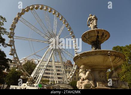 Budapest, Ungarn - 29. August 2017: Budapest Eye Riesenrad im Zentrum von Budapest. Stockfoto