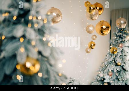 Sonnenzimmer für weihnachten und Neujahr dekoriert Stockfoto