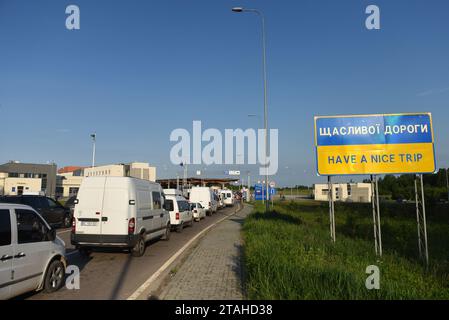 Hrushiv, Ukraine - 31. Mai 2017: Schild „Have a nice Trip“ am Hrushiv-Budomezh Kontrollpunkt an der Grenze zur Ukraine und Polen, etwa 60 km von der Stadt entfernt Stockfoto