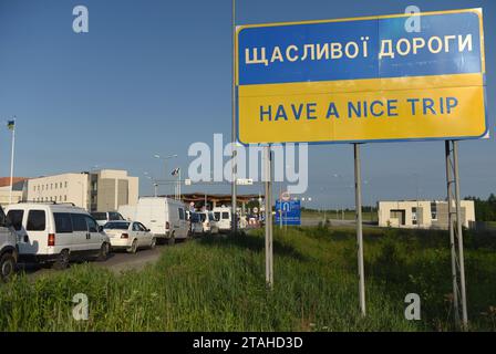 Hrushiv, Ukraine - 31. Mai 2017: Schild „Have a nice Trip“ am Hrushiv-Budomezh Kontrollpunkt an der Grenze zur Ukraine und Polen, etwa 60 km von der Stadt entfernt Stockfoto