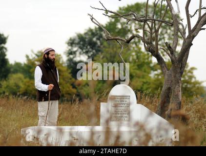 UMAN, UKRAINE - 20. SEPTEMBER 2009: Orthodoxe jüdische Pilger in Uman, Ukraine während der Feier Rosch Hashana, das jüdische Neujahr in Uman, Ukraine. Stockfoto