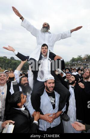 UMAN, UKRAINE - 20. SEPTEMBER 2009: Orthodoxe jüdische Pilger in Uman, Ukraine während der Feier Rosch Hashana, das jüdische Neujahr in Uman, Ukraine. Stockfoto