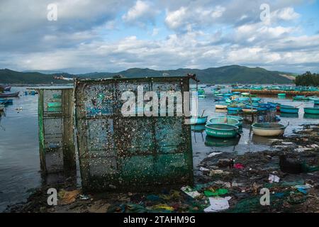 vietnamesische Korbboote in der Lagune Cu Mong, Phu Yen/Vietnam Stockfoto